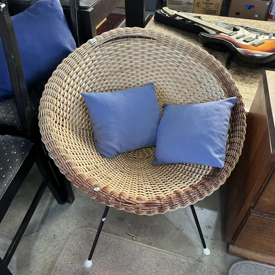 cane chair - average