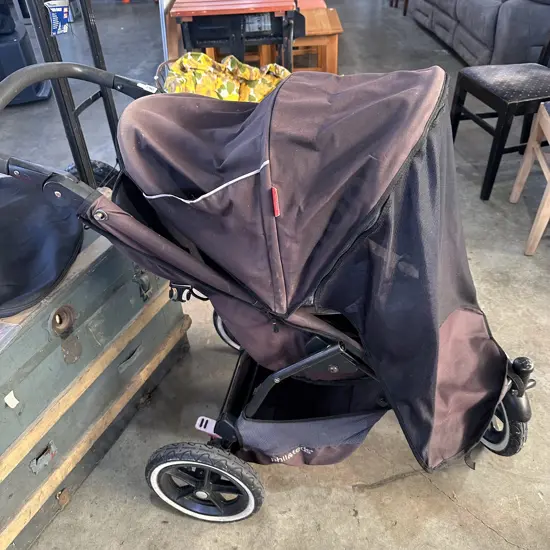 Phil & Teds pushchair