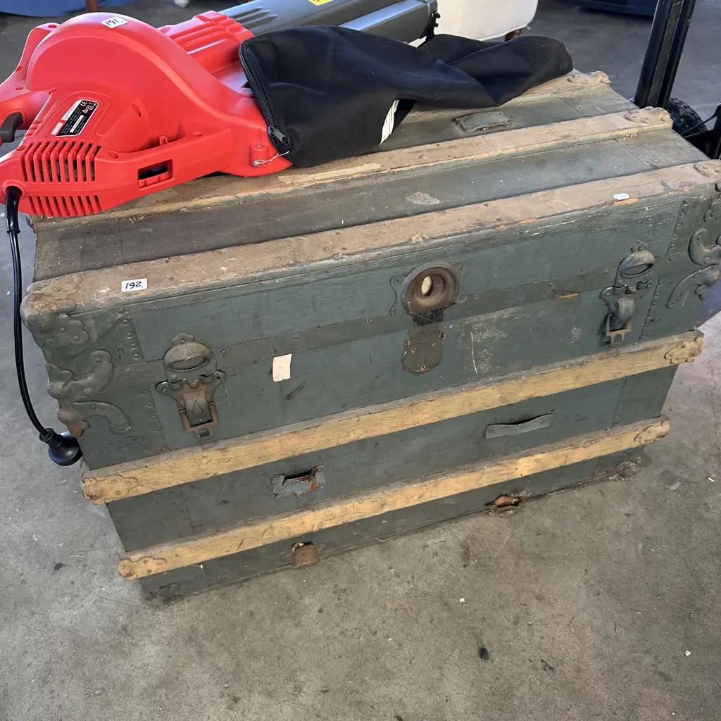 cabin trunk Image 1++