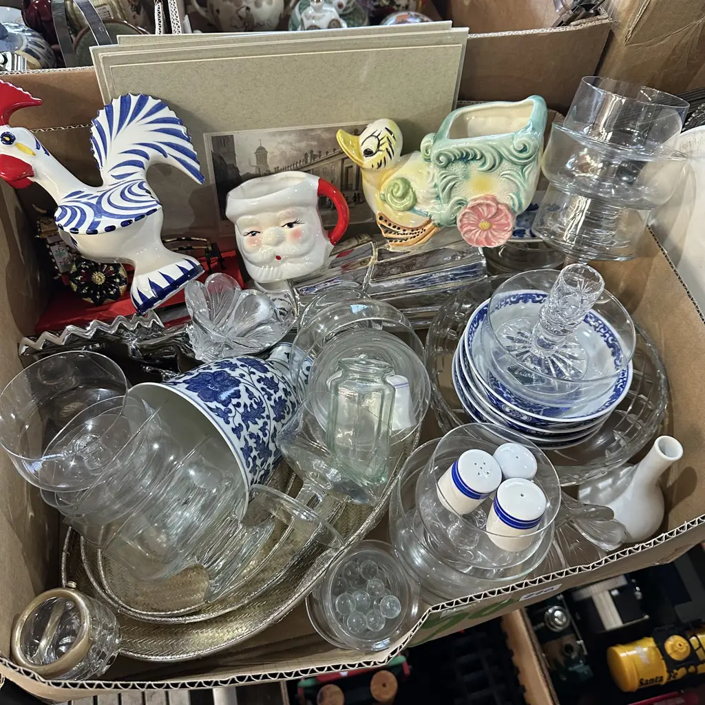 Box lot of assorted items. Image 1++