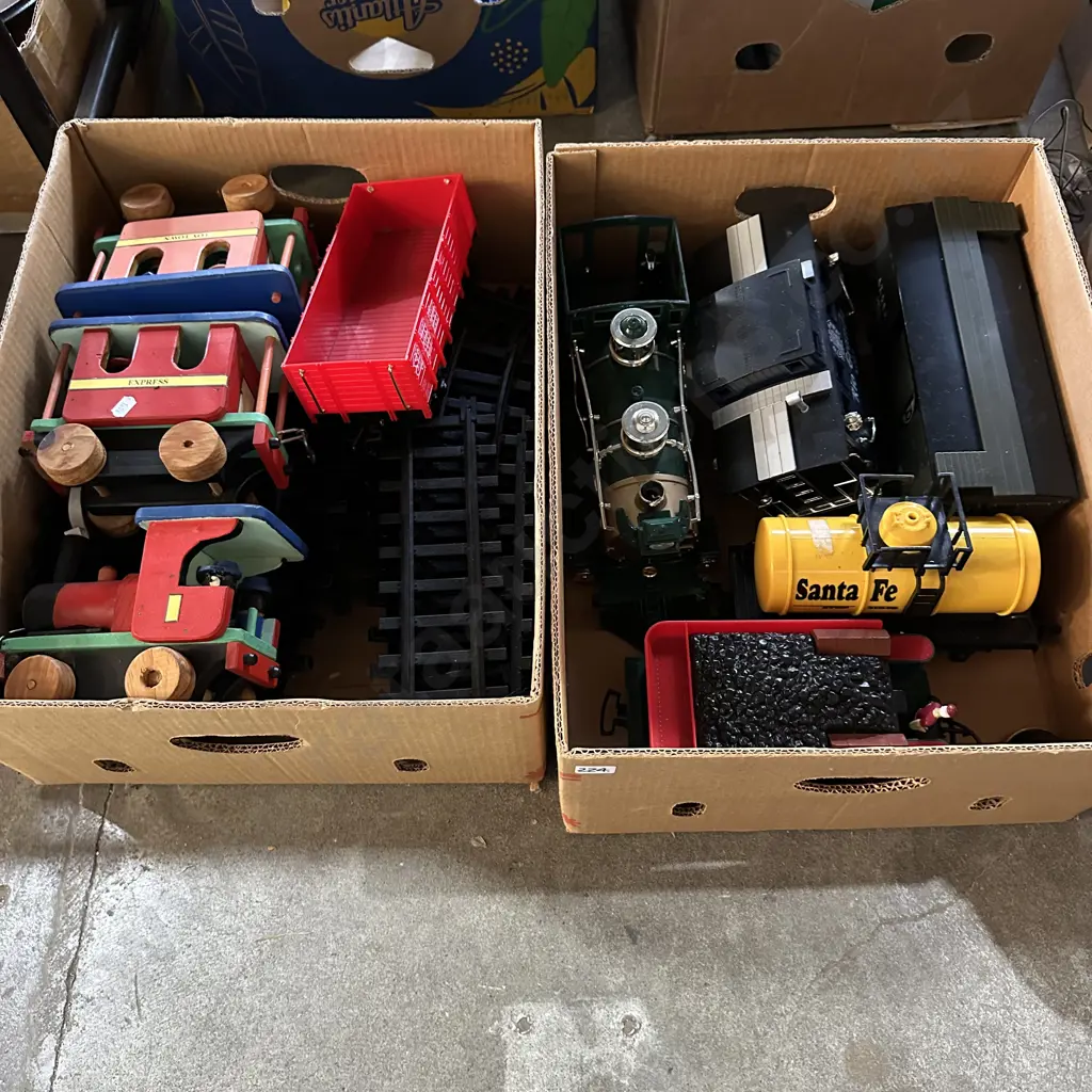 Train set including track plus wooden train. Image 1++
