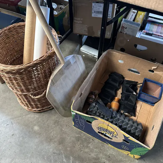 Pizza server, basket and print, weights and planter etc.
