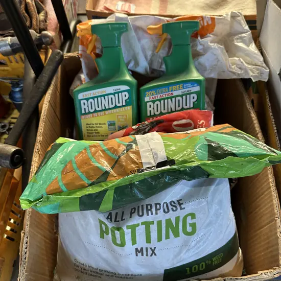 Box lot 15L potting mix and part bags plus ready to use round up spray bottles.