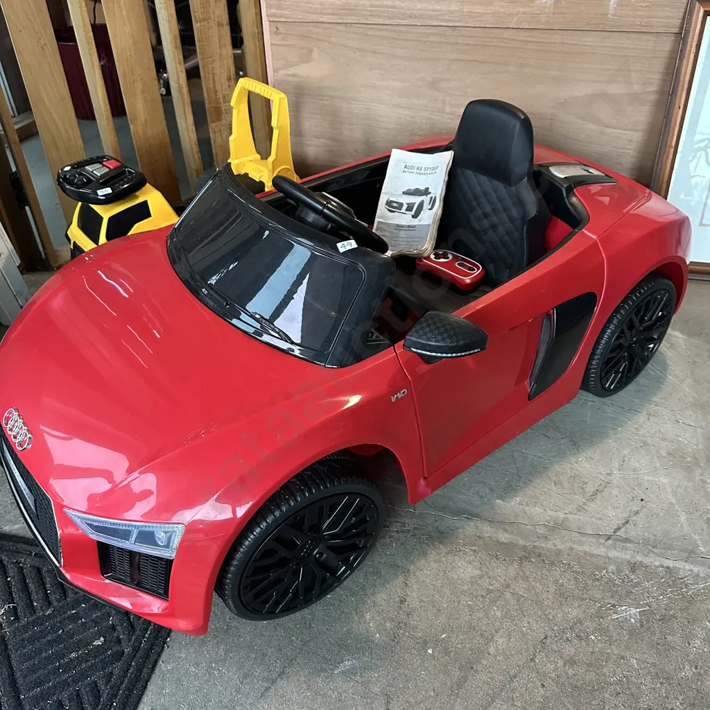 Audi R8 Spyder (battery needs replacing) Image 1++