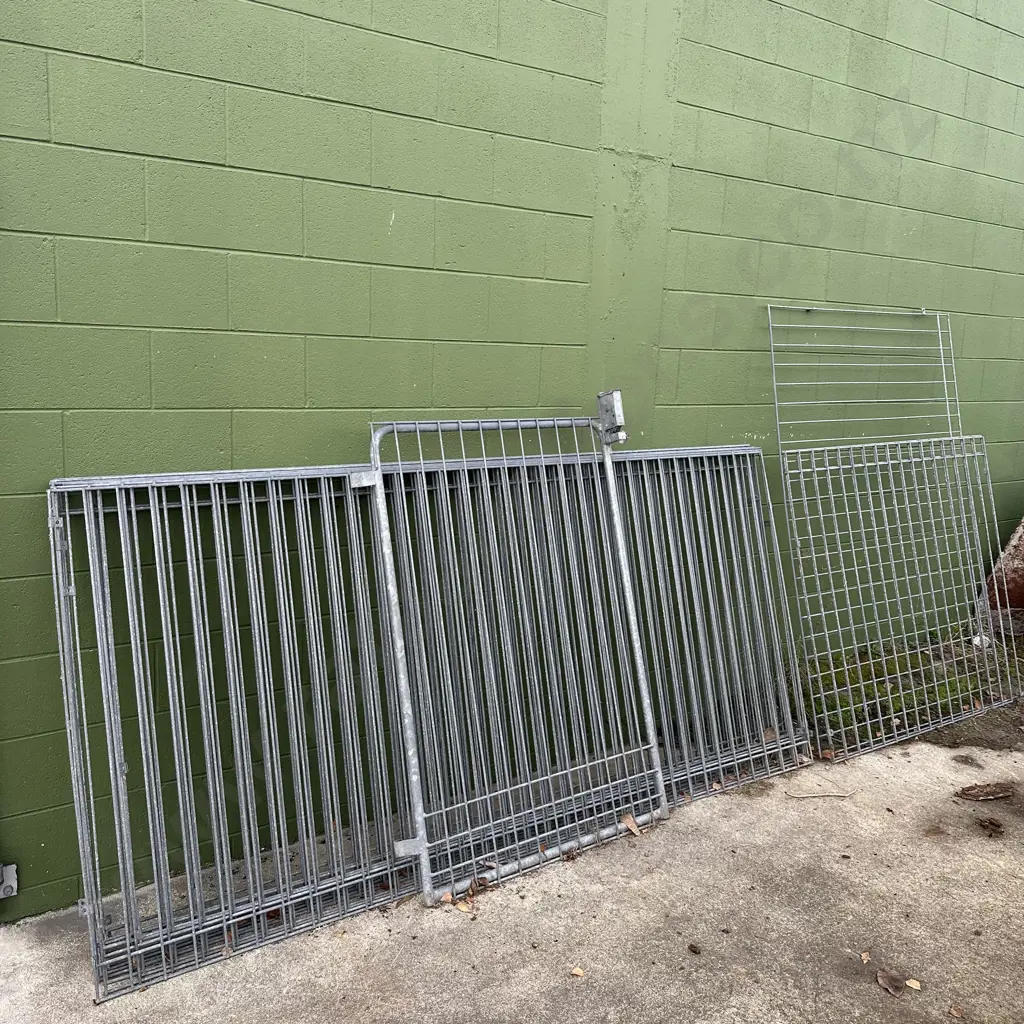 12 lenghts pool fencing plus gate Image 1++