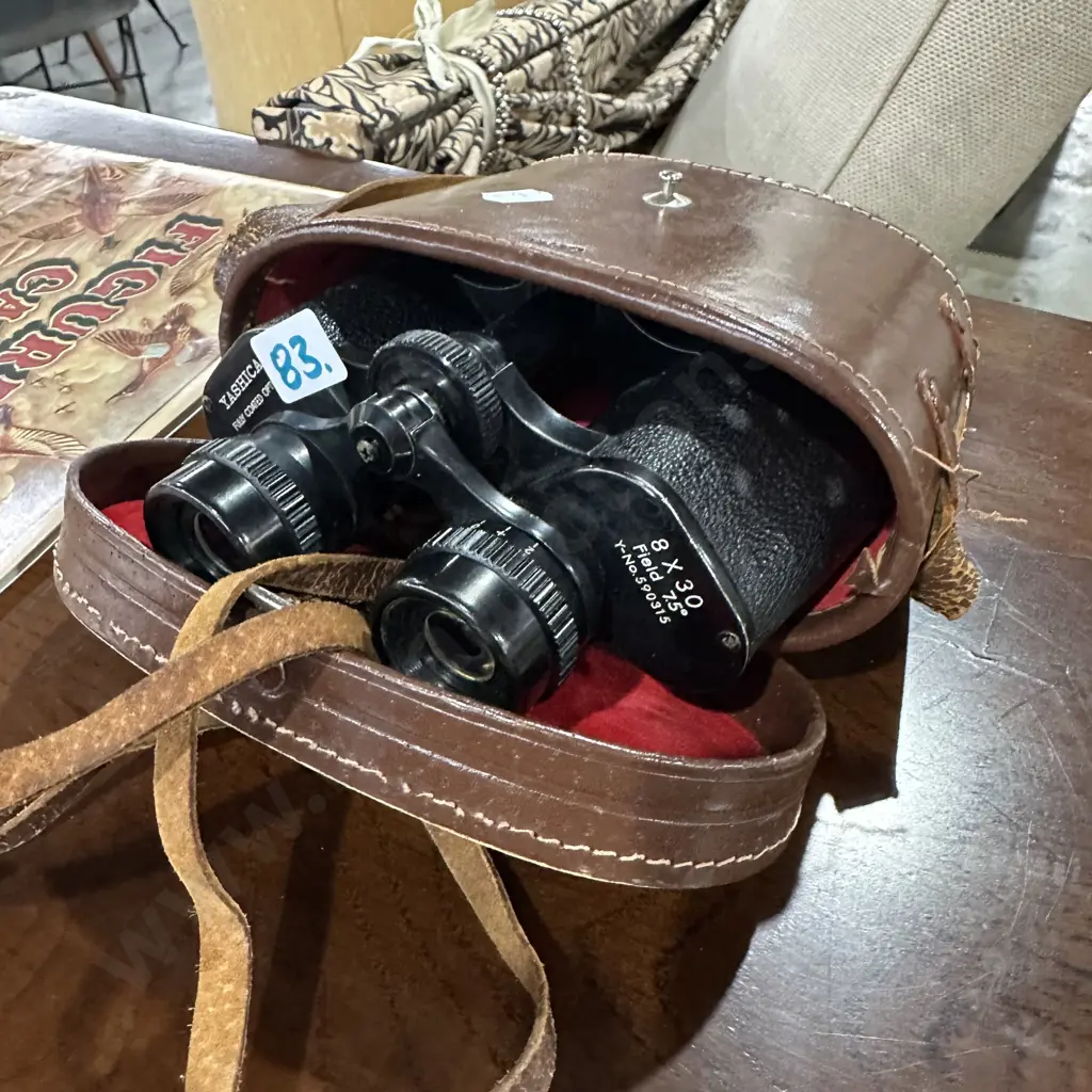 Yashica leather cased binoculars Image 1++
