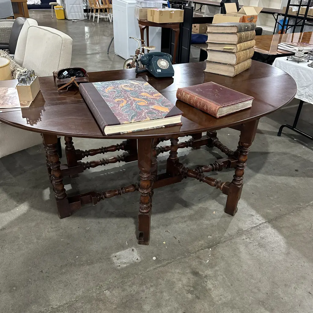 Oak double gate leg table Image 1++