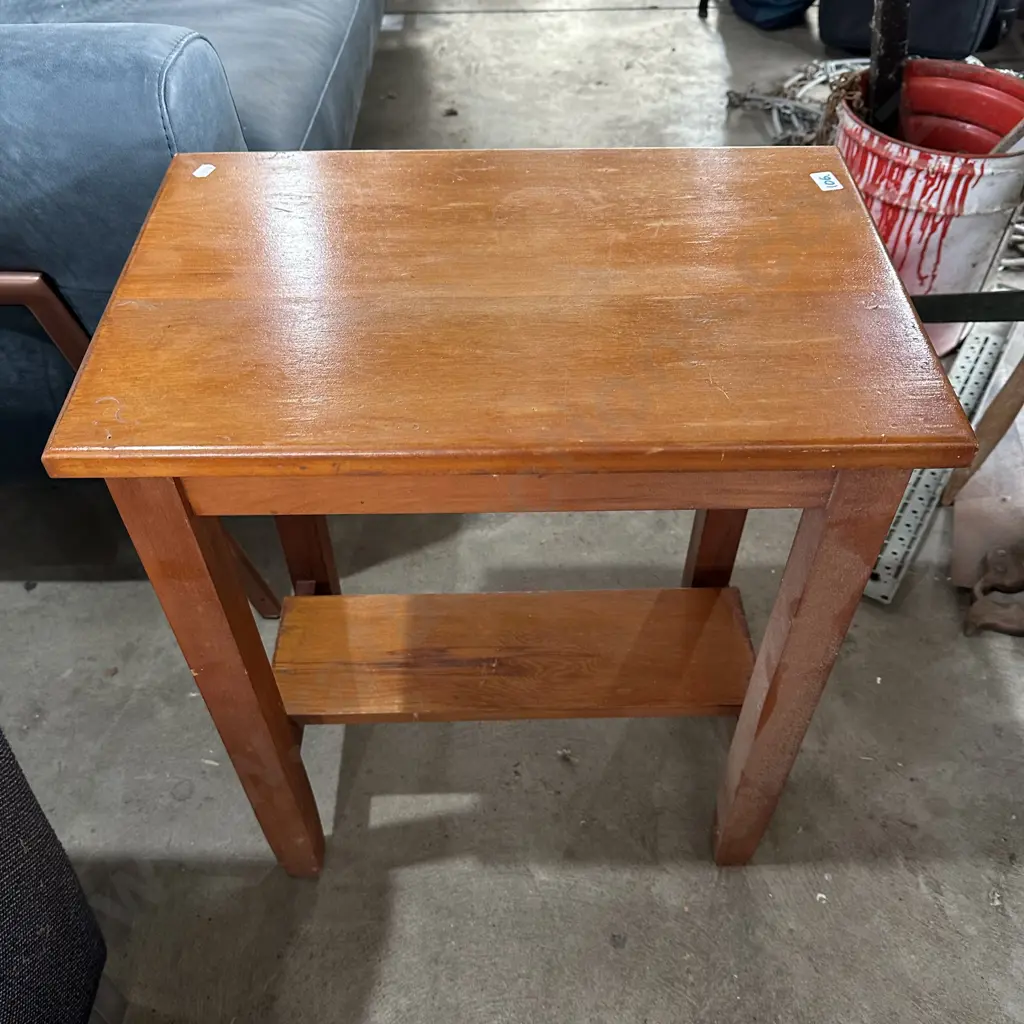 colonial side table Image 1++