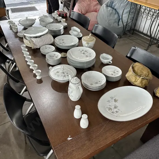 large Noitake "Harwood" dinner service