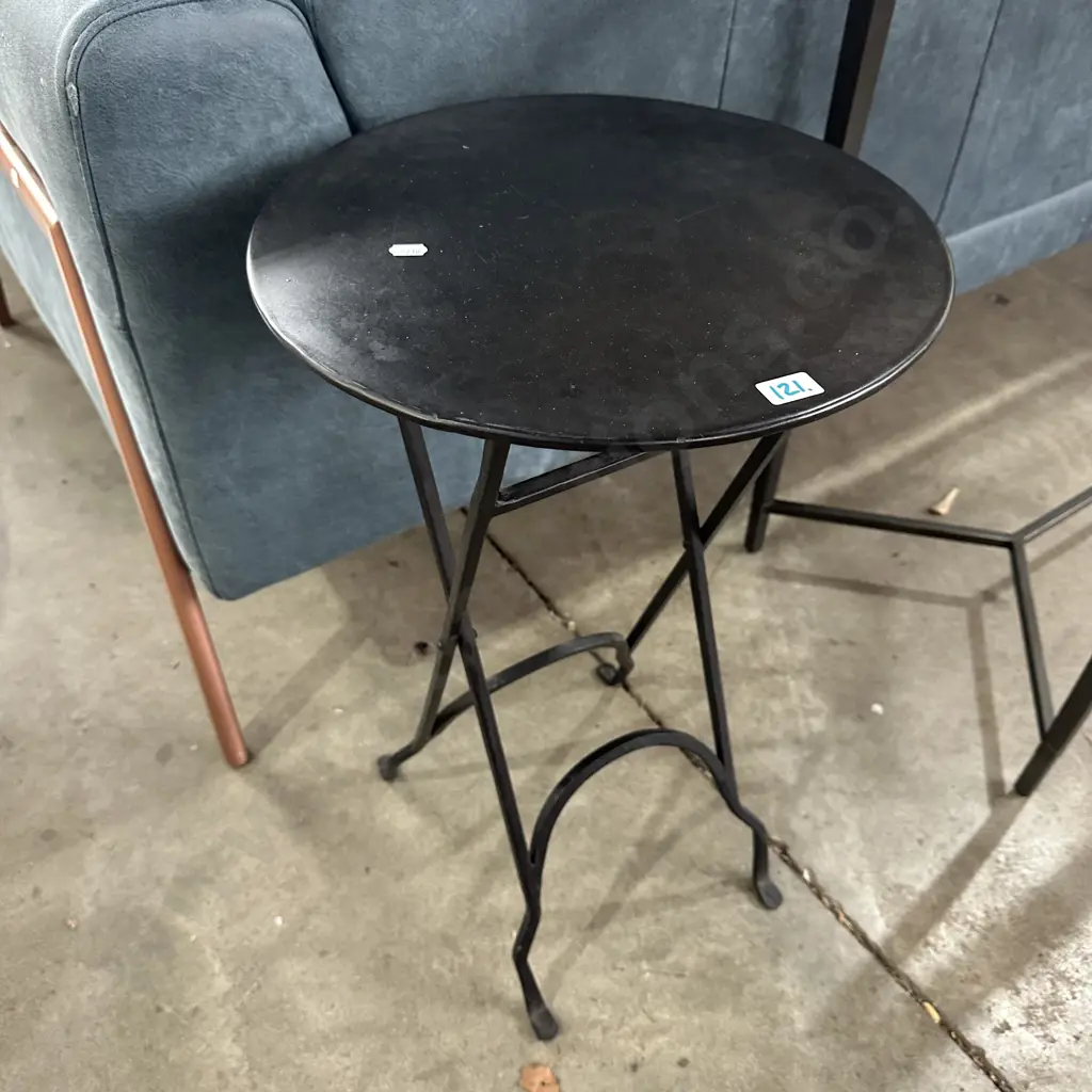 folding metal side table Image 1++