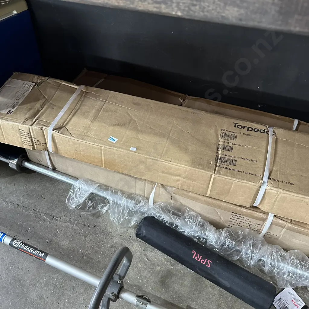 boxed Iron power pro squat rack and bar Image 1++