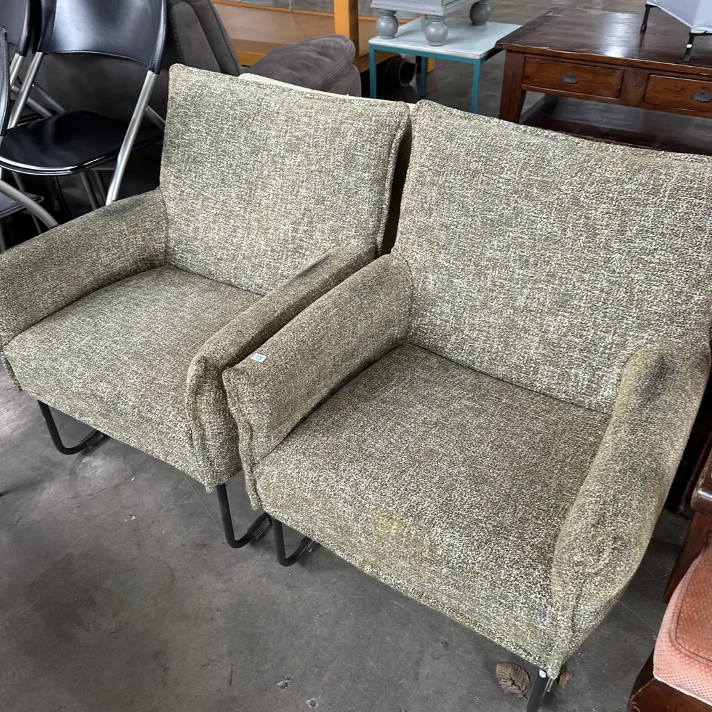 Pr well used arm chairs Image 1++