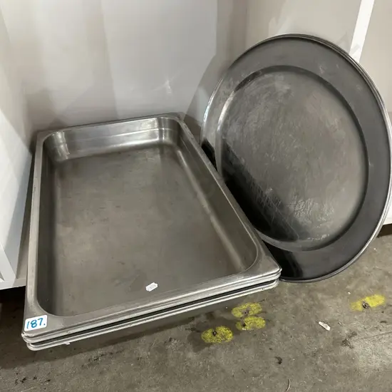 3 large catering dishes plus 2  patters