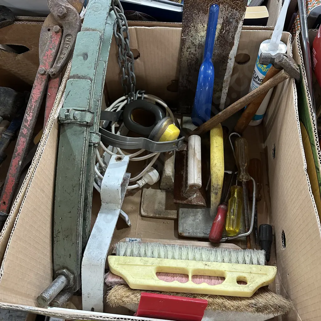 Box lot trailer anti-sway springs, trowels, small hammers etc. Image 1++