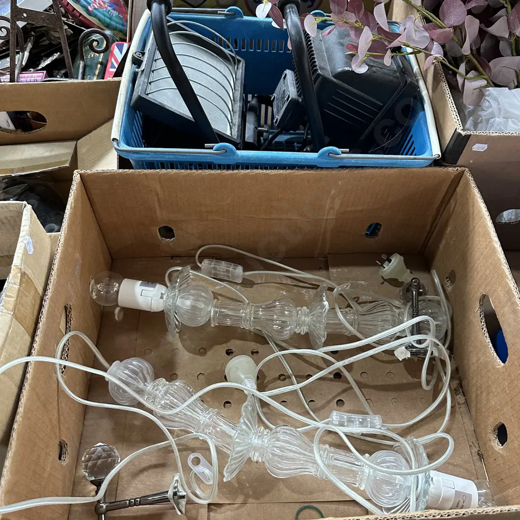Shopping basket with a pair of halogen work lights plus a box of lights etc. Image 1++