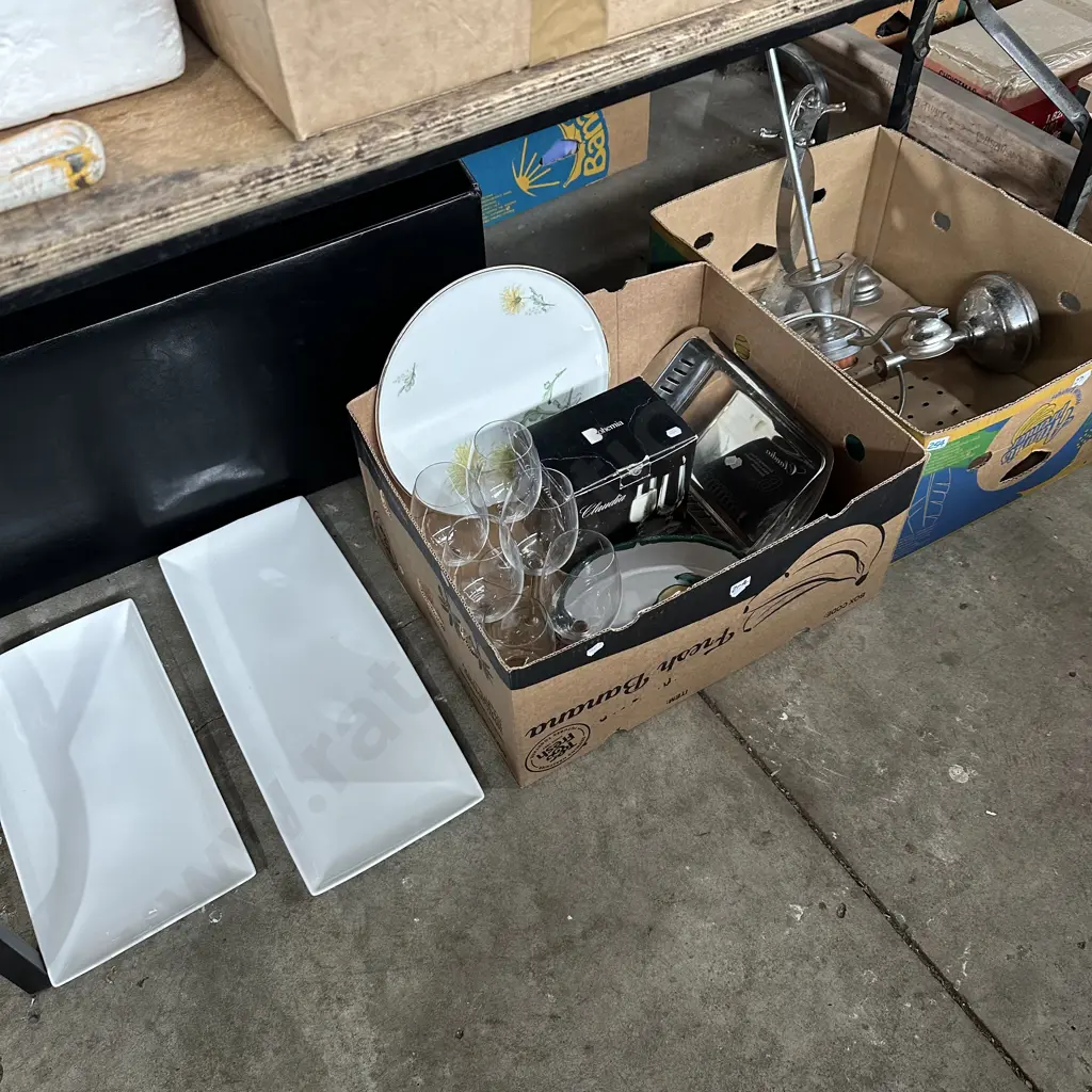 Bay lot servers, wine glasses, light fitting etc. Image 1++
