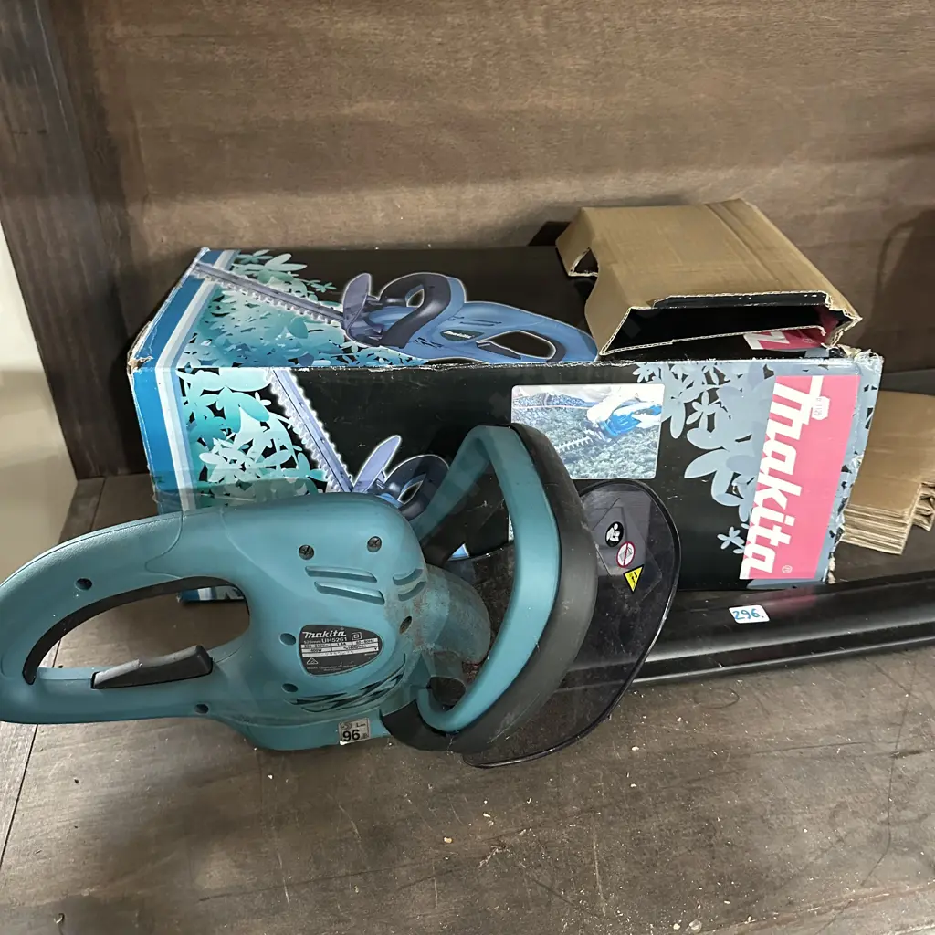 Makita electric hedge trimmer Image 1++