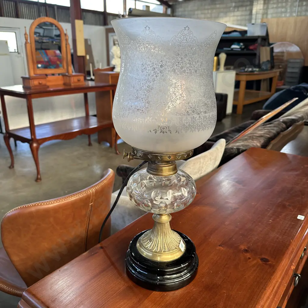 large kerosene lamp -converted to electric Image 1++