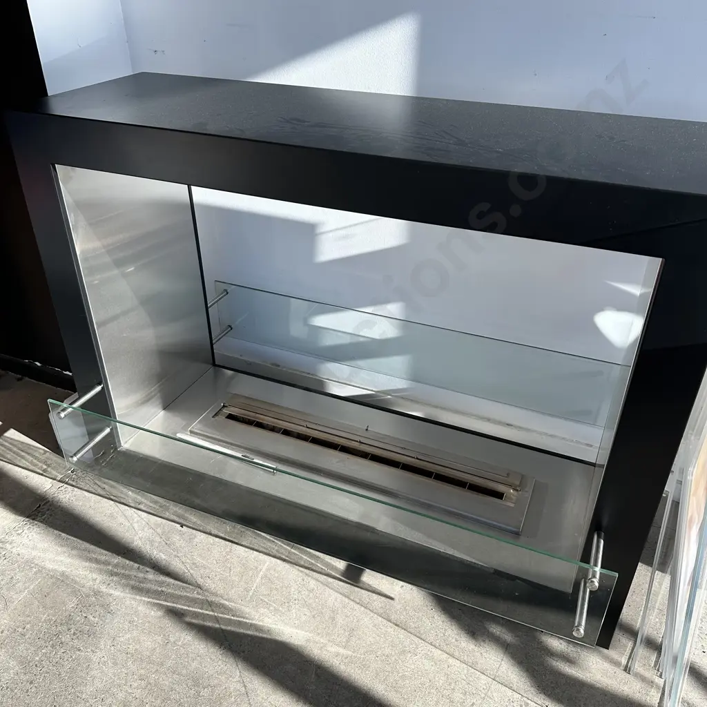 Bio Flame free standing fireplace 1360L ( very expensive piece of kit) Image 1++