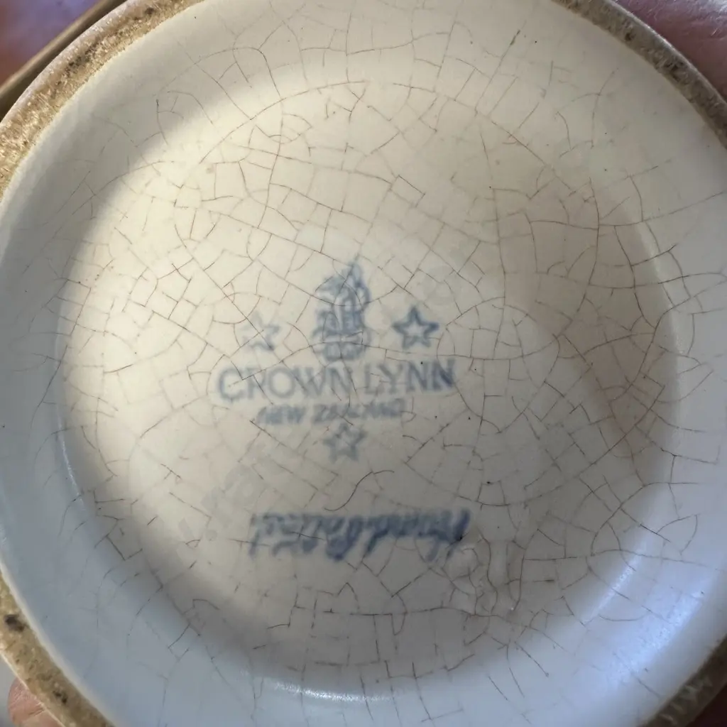 Crown Lynn Hand potted vase (crazed & hairline) Tiki stamp 18cm Image 1++