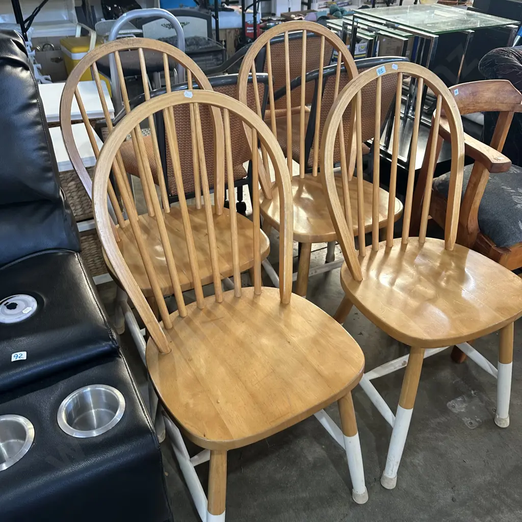 set 4 bentwood kitchen chairs Image 1++