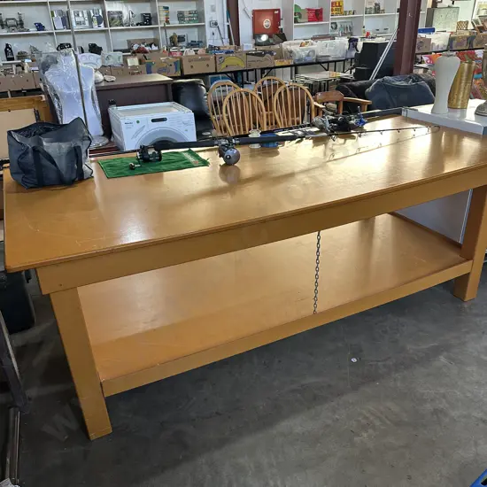 Large double level workbench.