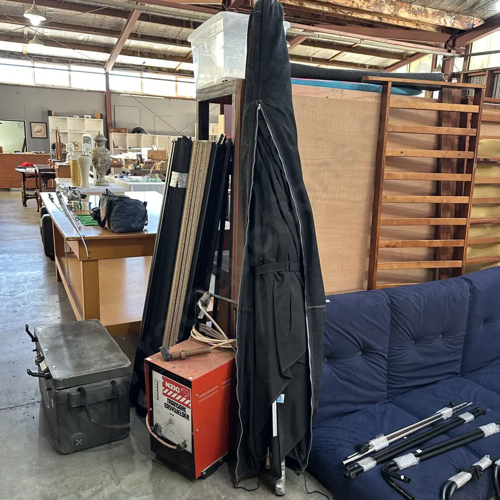Large Coolaroo umbrella. Image 1++