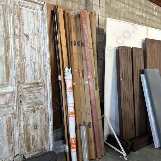 Large lot of photography screens etc.