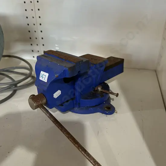 Bench vice.