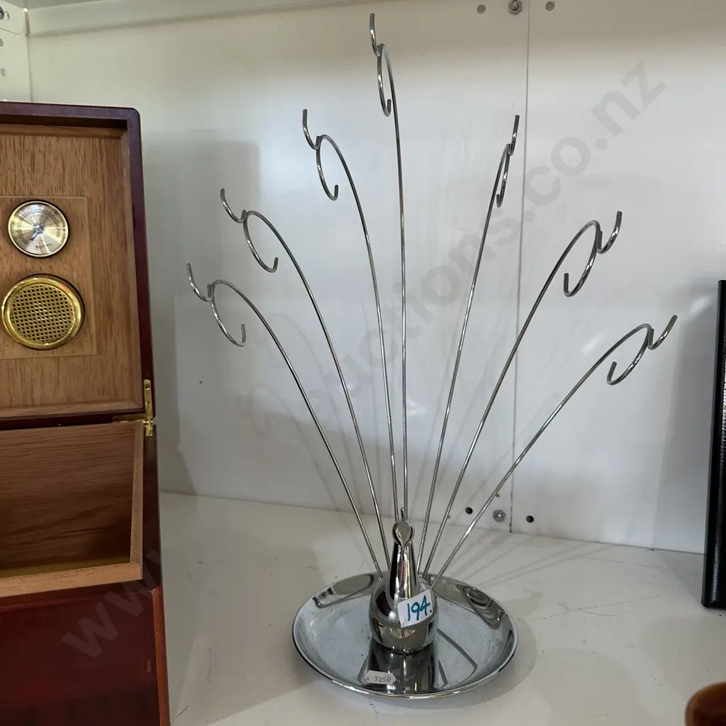Umbra jewelry holder Image 1++