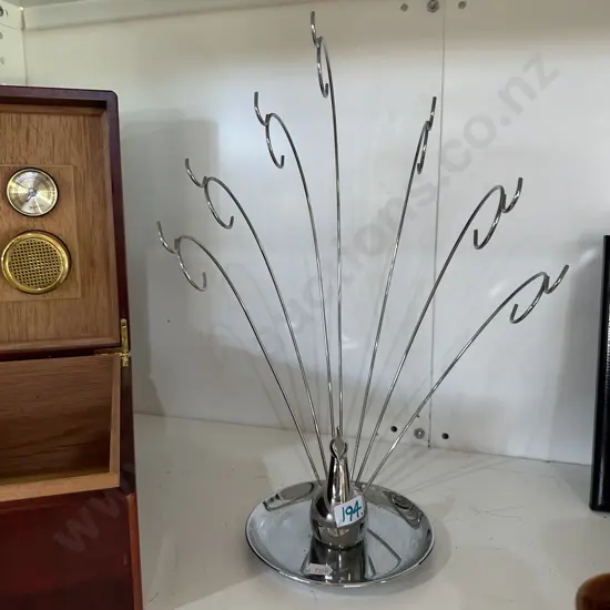 Umbra jewelry holder