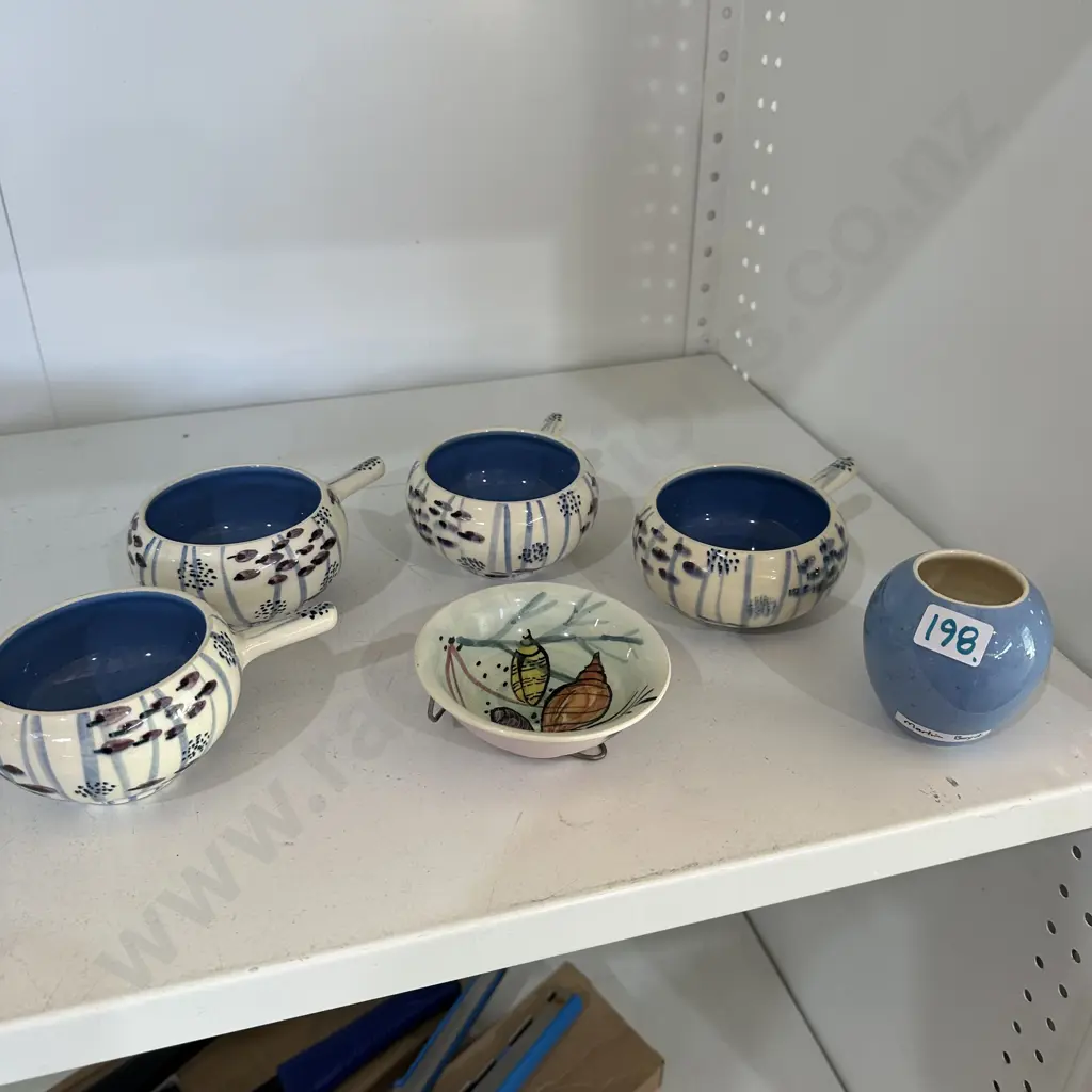 6 pieces of Martin Boyd pottery Image 1++