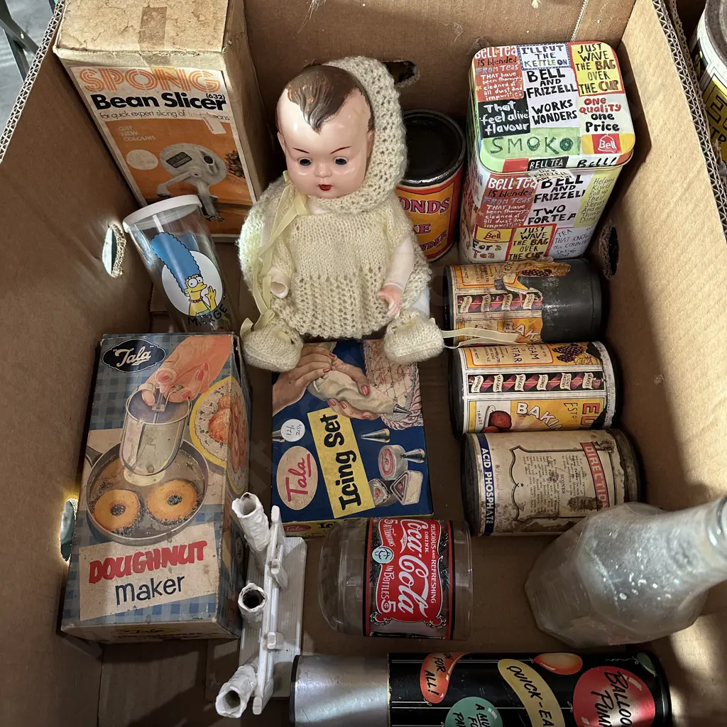 Two boxes collectable tins, bottle, icing set etc.(2 photos)) Image 1++