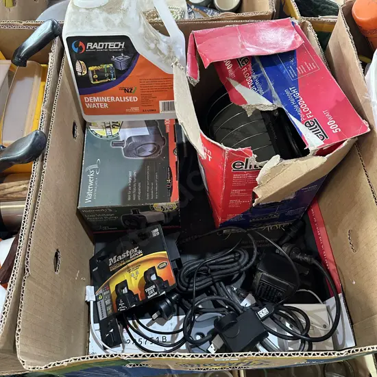 Box lot Low voltage accent pump, halogen floodlight etc.