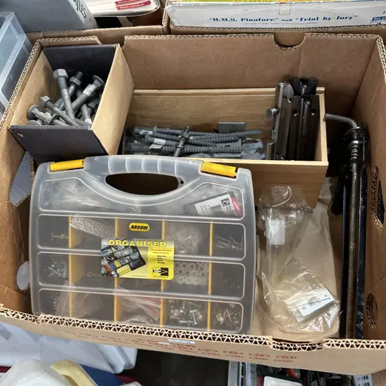Box lot Organiser and contents, galvanised bolts and coach screws, washers etc.