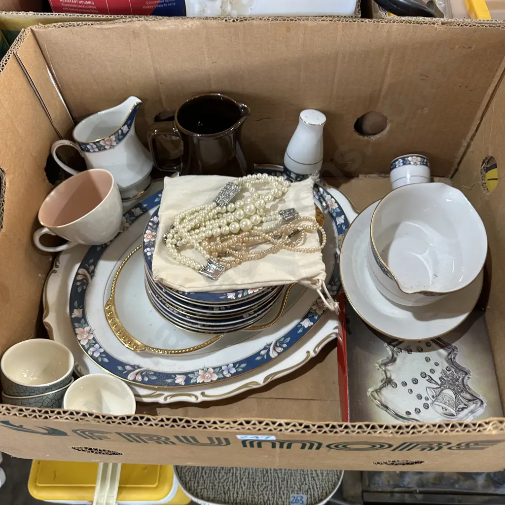 Box lot Noritake, Temuka, Poole, costume jewellery etc. Image 1++
