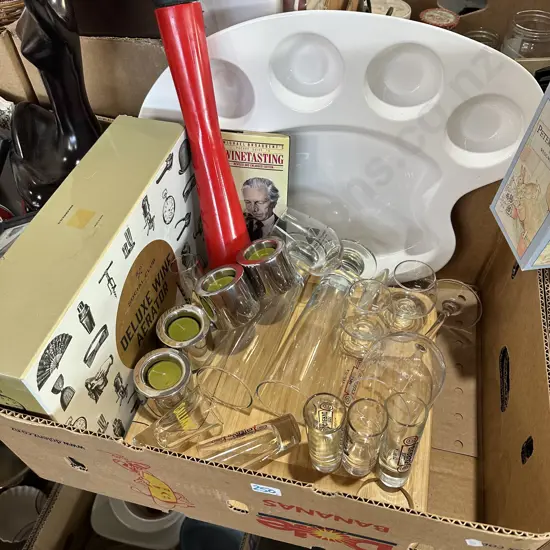 Box lot Art pellet nibbles dish, tealight candles and glassware etc.