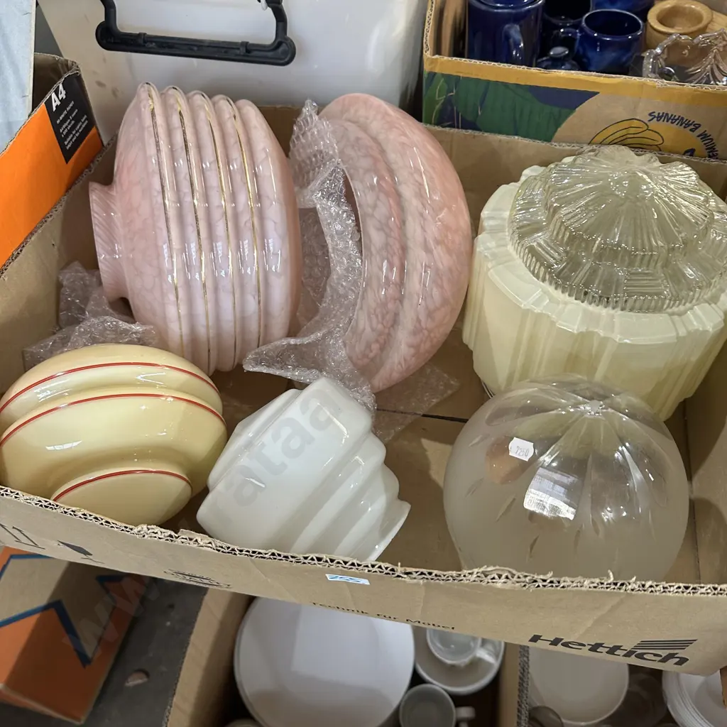 Box of art deco light shades. Image 1++