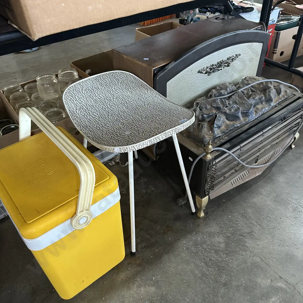 Chilly bin, seat, artificial fire heater. Image 1++