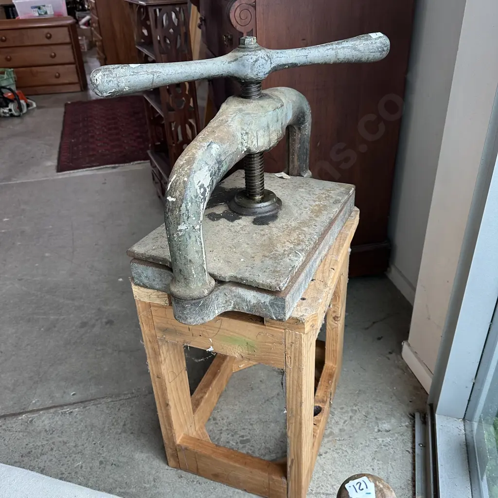antique book press Image 1++