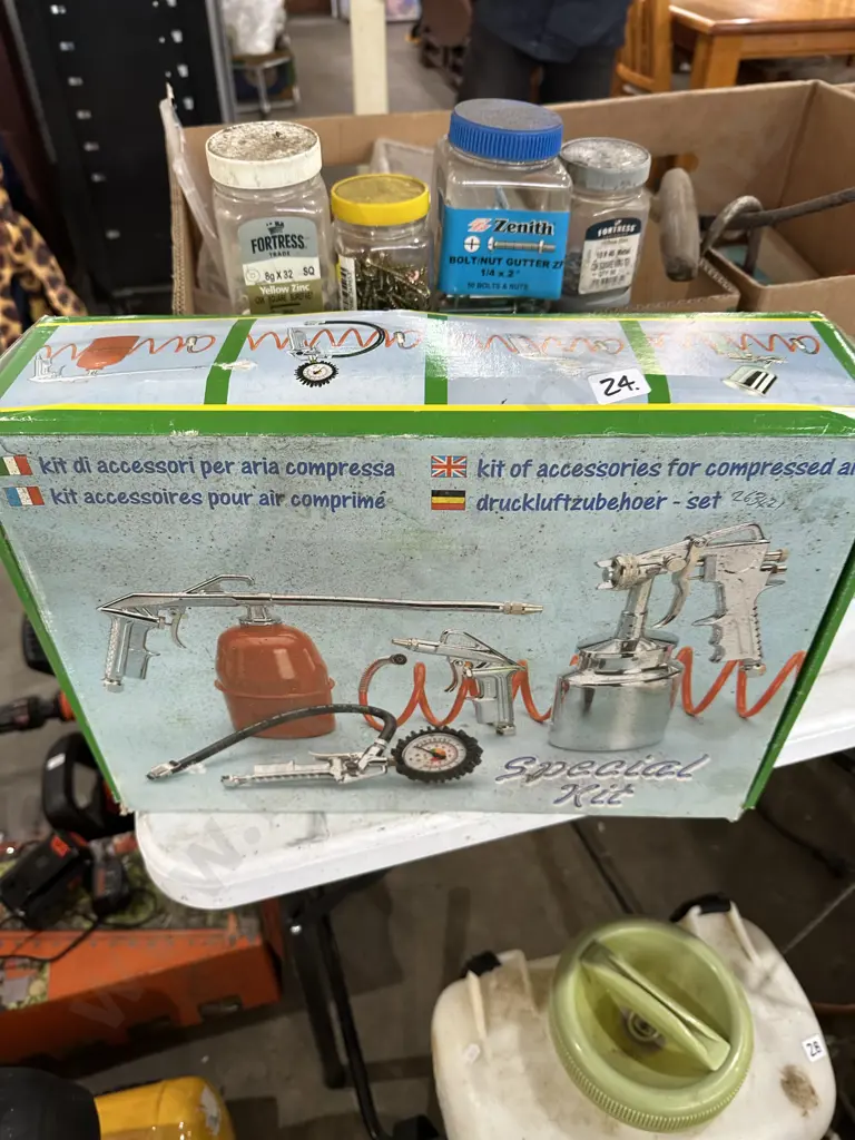 Boxed - as new kit of accessories for compressed air. Image 1++