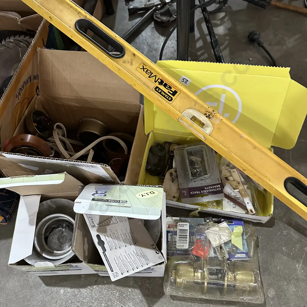 Lights and door hardware plus 120cm Stanley Level. Image 1++