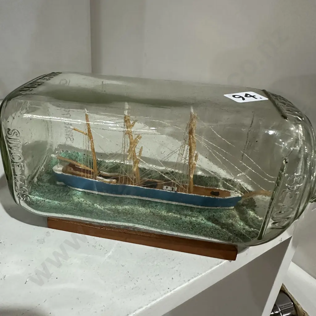ship in a bottle Image 1++