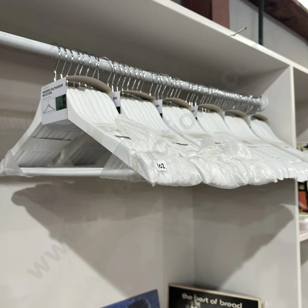 48 new coat hangers Image 1++