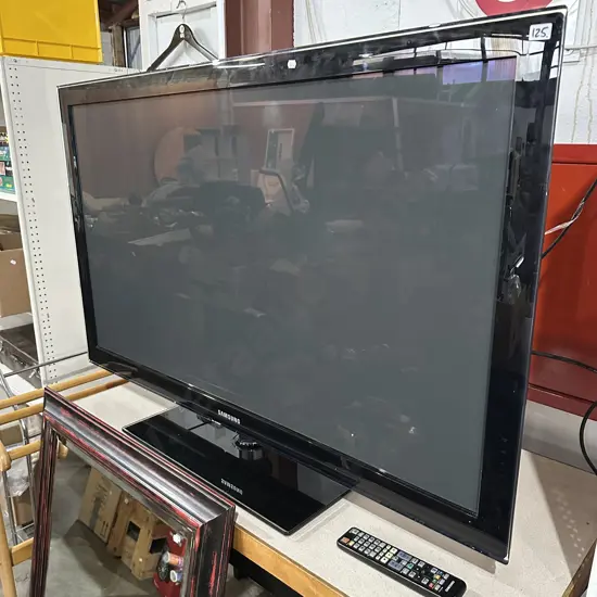 Samsung 50inch Plasma TV and remote Model PS50C550G1FXXY