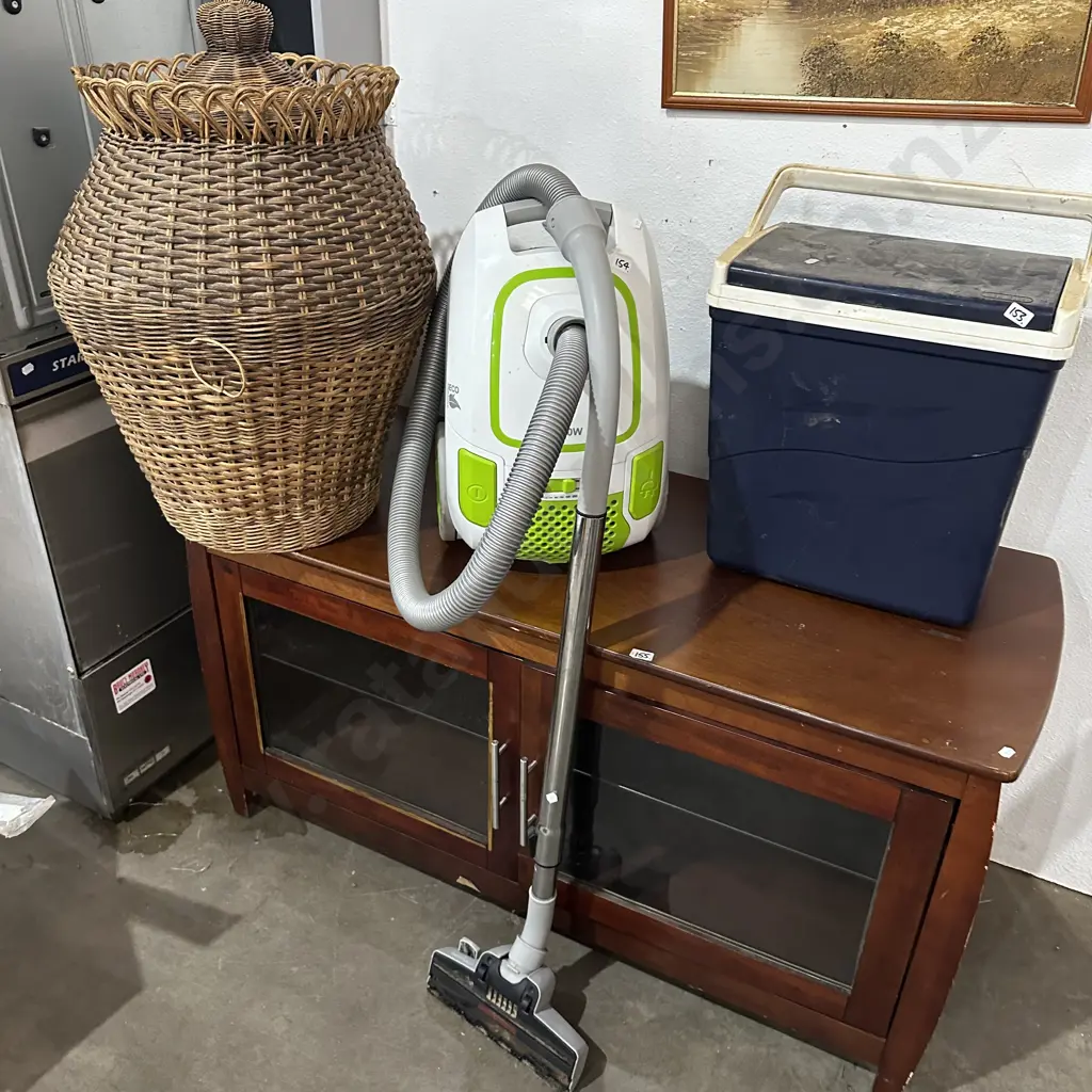 console and basket - average Image 1++