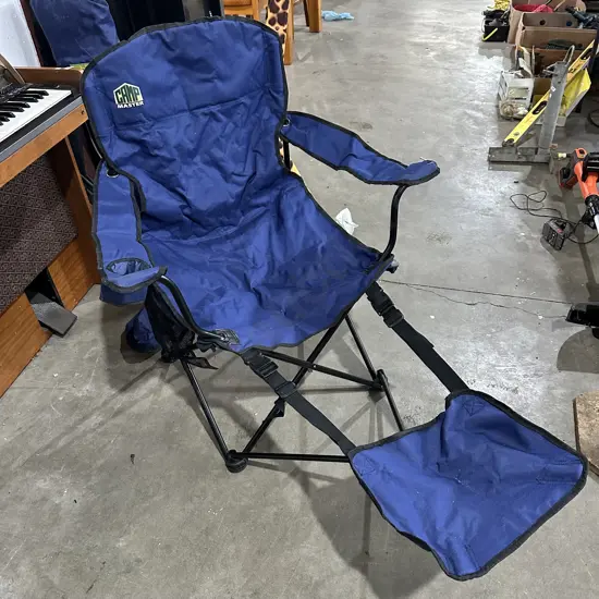 Pr folding camp chairs with foot rests