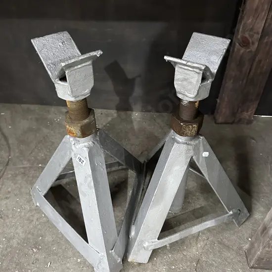 Pr axle stands