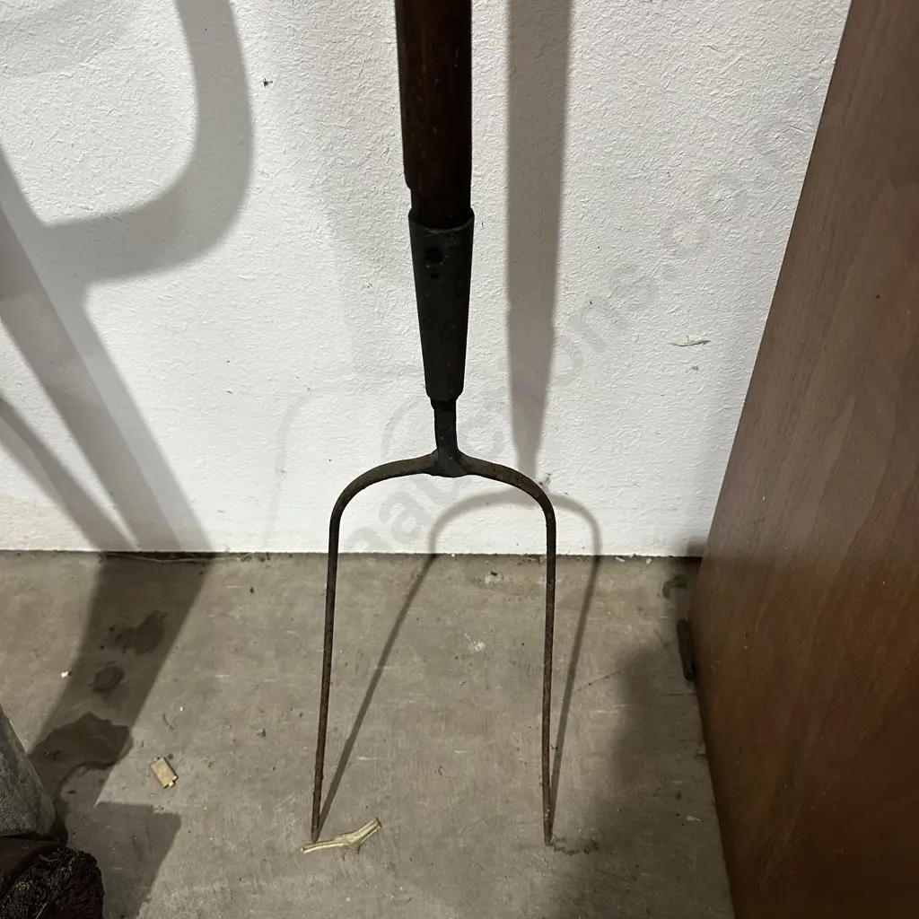 twin prong hay fork with extra long wooden handle - good nic Image 1++