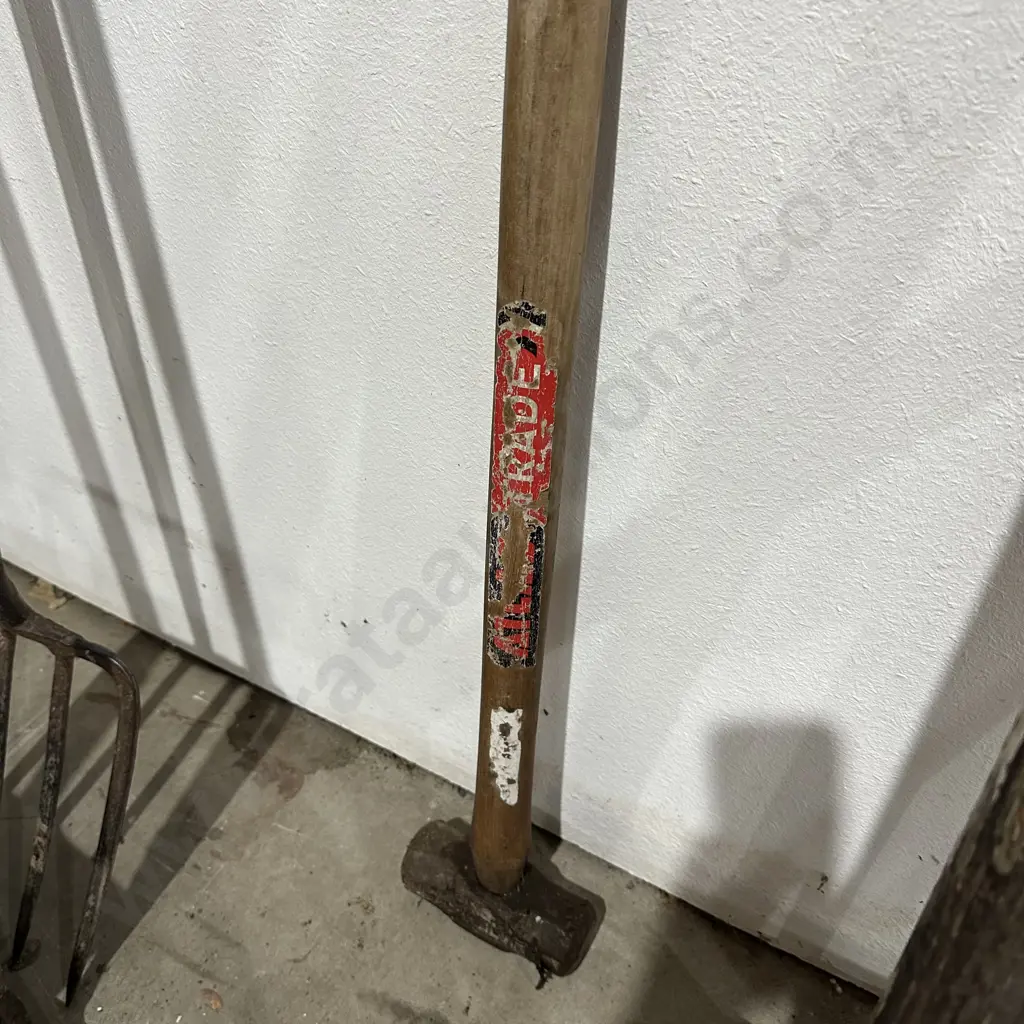 sledge hammer Image 1++